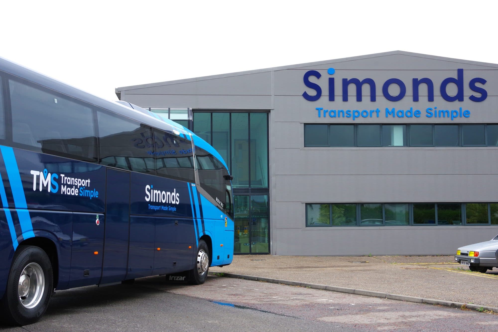 A Simonds executive holiday coach outside Head Office on Oak Drive, Diss